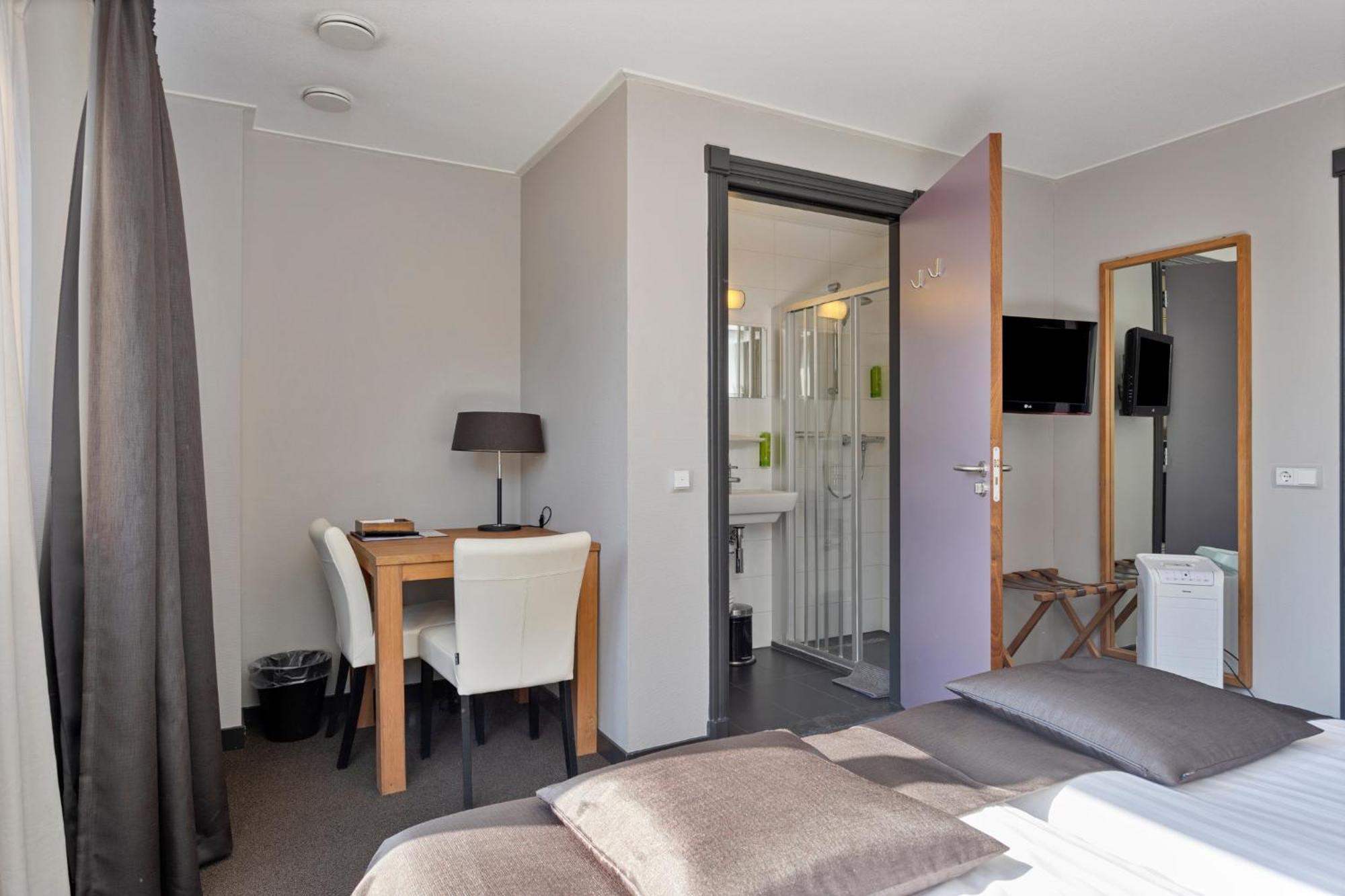Hunzego Hotel Uithuizermeeden Esterno foto