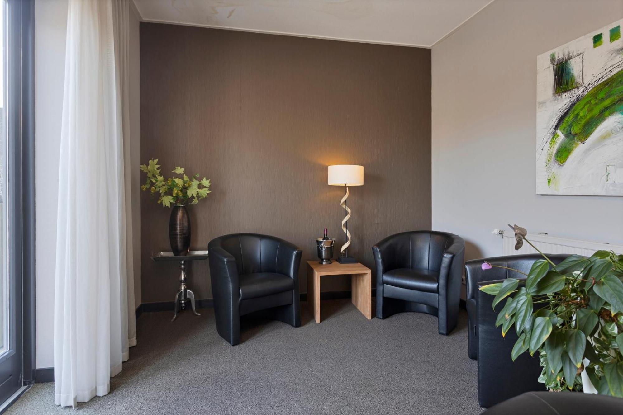 Hunzego Hotel Uithuizermeeden Esterno foto