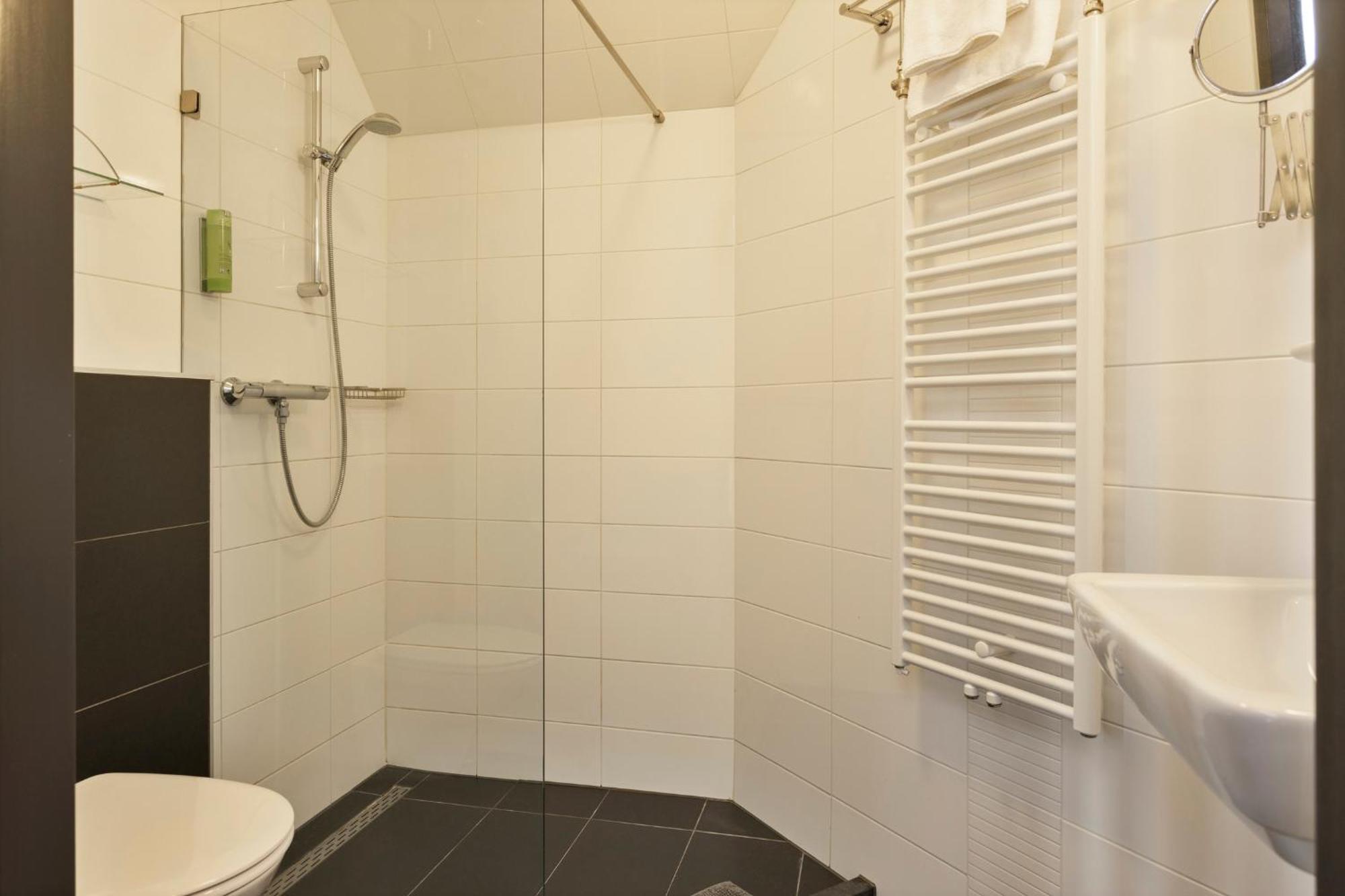 Hunzego Hotel Uithuizermeeden Esterno foto