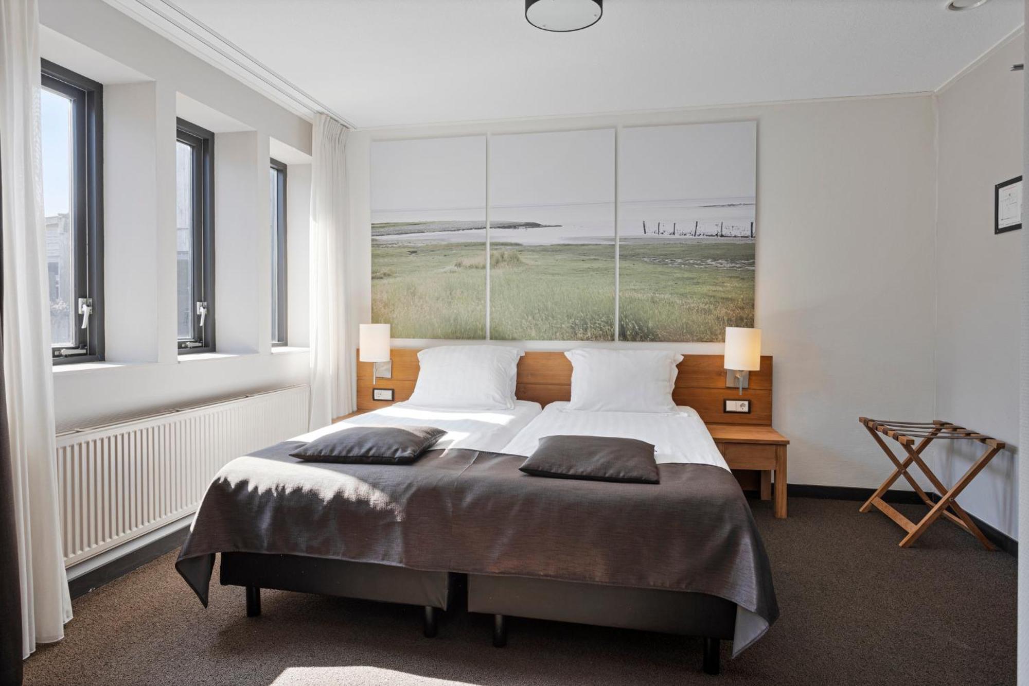 Hunzego Hotel Uithuizermeeden Esterno foto